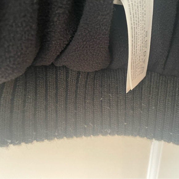 🥶 Abercrombie & Fitch Black Puffer Jacket ❄️ - Picture 15 of 15